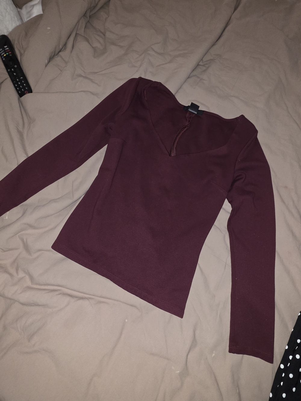 La Femme En Noir Marilyn Oxblood Top - Picture 2 of 6